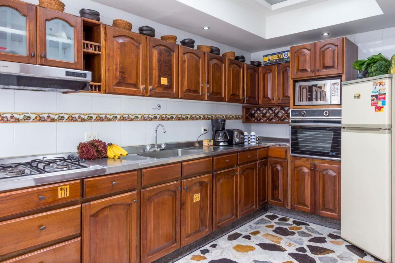 Casa En Llamas Армения Екстериор снимка